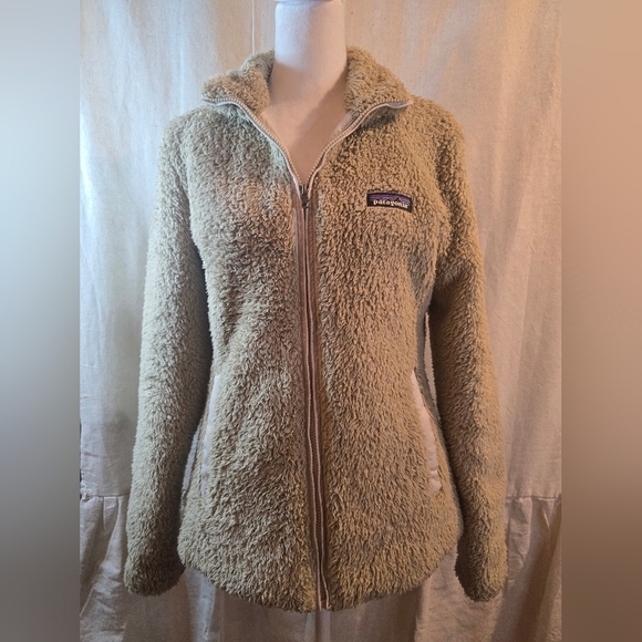 Patagonia Jackets & Blazers - Patagonia Women's Cream Teddy Jacket